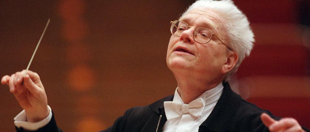 Zender stand in zahlreichen Städten Deutschlands am Dirigentenpult