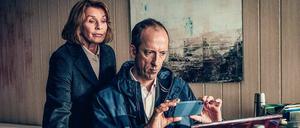 Mit der Vergangenheit konfrontiert: Dr. Eva Maria Prohacek (Senta Berger) und ihr langjähriger Ermittlungspartner André Langner (Rudolf Krause).