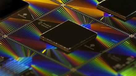 In Googles Sycamore-Chip rechnen 53 Qubits.