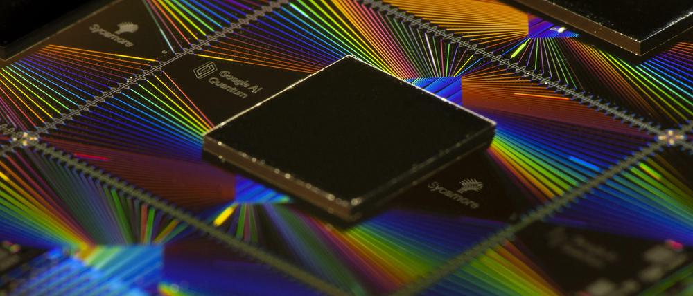 In Googles Sycamore-Chip rechnen 53 Qubits.