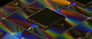 In Googles Sycamore-Chip rechnen 53 Qubits.