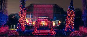 Schöner Schein. Seit 2016 wird die Anlage von Mitte November bis Anfang Januar rund ums große Tropenhaus beleuchtet.