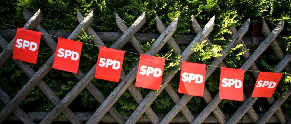 Volkspartei. Wahlwerbung der SPD in der Kleingartenanlage Kastanienhain in Unna.