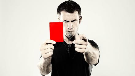 Glatt Rot! Zeigten die Berliner Schiedsrichter am vergangenen Wochenende allen Mitarbeiter.