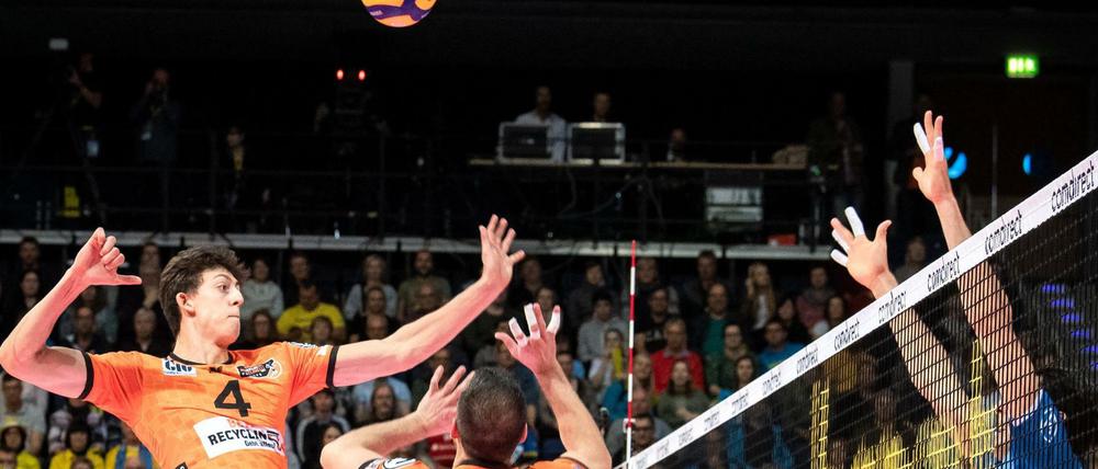 Berlins Jeffrey Jendryk (links) und Pierre Pujol sind am Sonntag klar favorisiert.