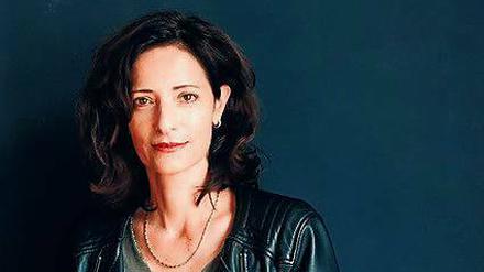 Kristin Derfler ist Drehbuchautorin und Mitbegründerin der Autoreninitiative Kontrakt ’18. Ihr Zweiteiler „Brüder“ gewann 2018 den deutschen Fernsehpreis. Zurzeit entwickelt sie Serienformate.