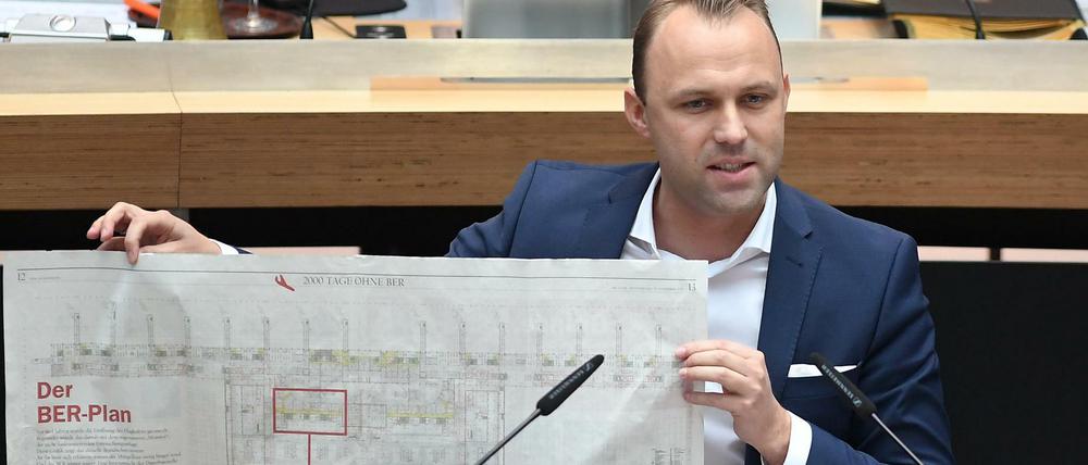 FDP-Fraktionschefs Sebastian Czaja gilt als scharfer Kritiker der BER-Pläne.