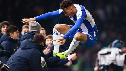 Mittendrin. Davie Selke spielt bei Hertha in dieser Saison noch nicht die Rolle, die im vorschwebt. Auf sozialen Medien aber ist er innerhalb seines Teams bestens vernetzt.