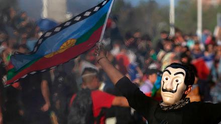  Allein in der Hauptstadt Santiago demonstrierten am Freitag mindestens eine Million Menschen für einen umfassenden sozialen Wandel.