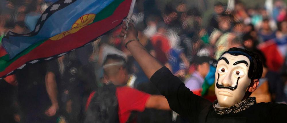Allein in der Hauptstadt Santiago demonstrierten am Freitag mindestens eine Million Menschen für einen umfassenden sozialen Wandel.