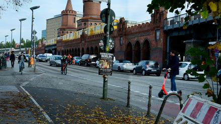 Beim Radweg auf der Oberbaumbrücke wird erneut nachgebessert.