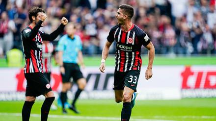 Jubeln ohne Ende. Frankfurts Andre Silva (rechts) und sein Sturmpartner Goncalo Paciencia haben in dieser Saison oft Grund zur Freude. 
