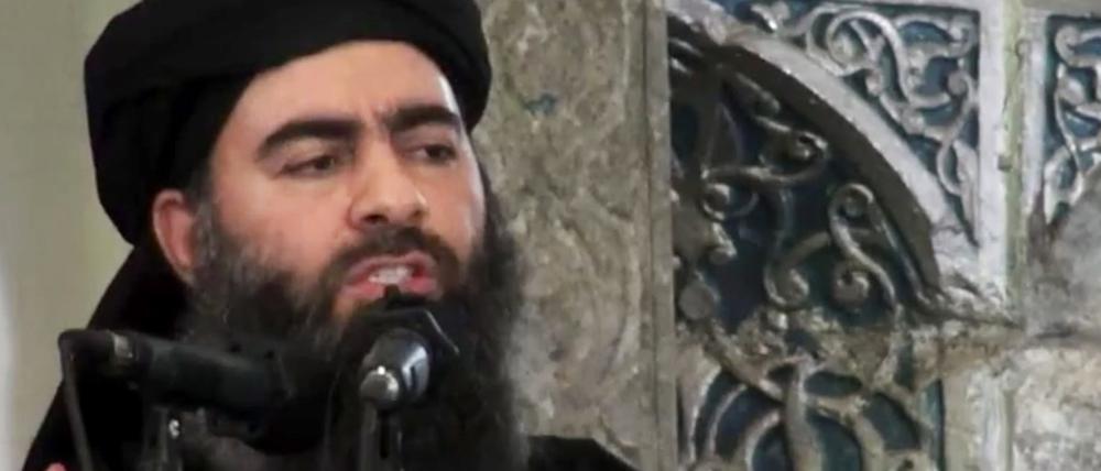 Das undatierte Foto aus einem Video zeigt Abu Bakr al Bagdadi.