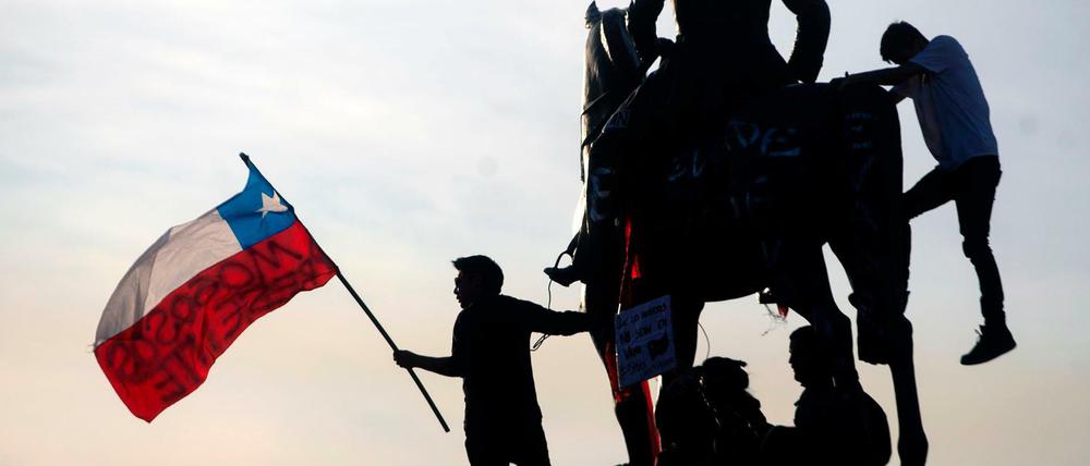Massenproteste in Chile: Demonstranten in Santiago