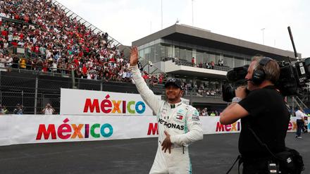 Alle Augen auf ihn. Lewis Hamilton gewinnt das Rennen in Mexiko.