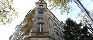 Das "Friedenauer Geisterhaus" in der Odenwald- Ecke Stubenrauchstraße 69 fällt langsam vor sich hin.