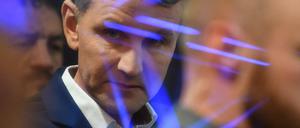 Auf dem Weg ins TV-Studio: Björn Höcke am Wahlabend.