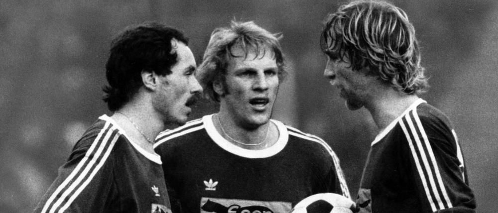 Benny Wendt (Mitte, hier mit Winfried Berkemeier (li.) und Jürgen Schulz) und TeBe landeten einen Coup gegen Hertha BSC.