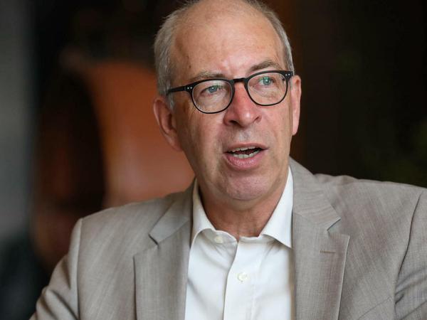 Forscht zur Gegenwartsgeschichte mit Schwerpunkt DDR. Martin Sabrow, Leiter des Zentrums für Zeithistorische Forschung in Potsdam.