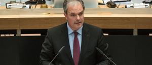 Burkard Dregger (CDU) spricht bei einer Sitzung des Berliner Abgeordnetenhauses.