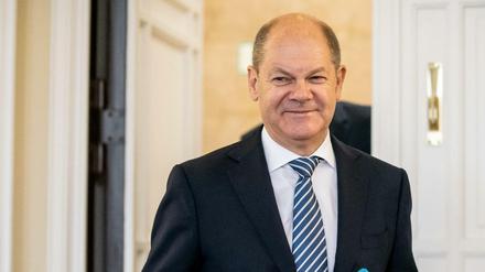 Bundesfinanzminister Olaf Scholz (SPD) auf dem Weg zur Bekanntgabe der Herbst-Steuerschätzung.