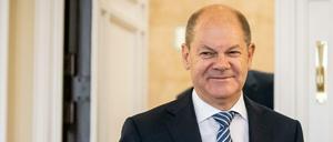 Bundesfinanzminister Olaf Scholz (SPD) auf dem Weg zur Bekanntgabe der Herbst-Steuerschätzung.