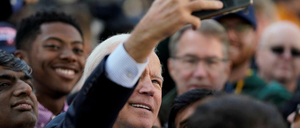 In den meisten Umfragen liegt er noch vorn, nur in Iowa nicht: Joe Biden bei einer Veranstaltung am Sonntag.