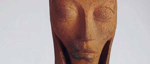 Geborgen. Fragment der „Schwangeren“, Terrakotta, 1918.
