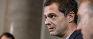 Mike Mohring, CDU-Landesfraktionsvorsitzender, spricht nach seiner Wahl in der Konstituierenden Sitzung der CDU-Landtagsfraktion vor Journalisten.