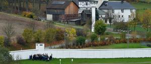 Die frühere innerdeutsche Grenze in Mödlareuth von der thüringerischen Seite aus gesehen. 