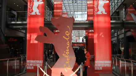 Kartenverkauf in den Potsdamer Platz Arkaden auf der Berlinale 2019 in Berlin-Tiergarten.