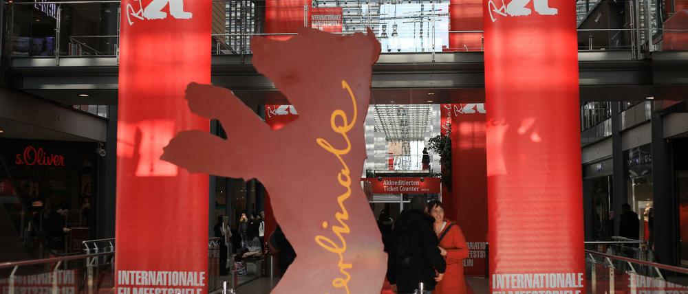 Kartenverkauf in den Potsdamer Platz Arkaden auf der Berlinale 2019 in Berlin-Tiergarten.