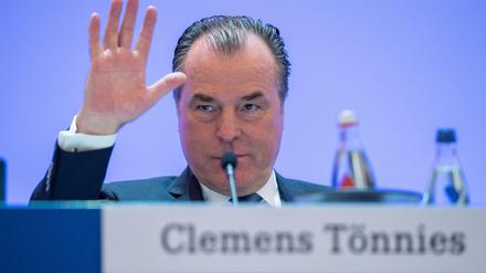 Mit freundlichen Grüßen. Schalkes Präsident Clemens Tönnies kehrt am Mittwoch zurück.