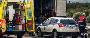 Im Laster entdeckt die Polizei überwiegend Migranten im Alter zwischen 20 und 30 Jahren.