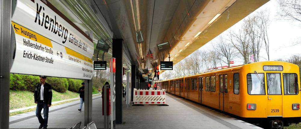 Eine U-Bahn der Linie 5 wurde wegen einer schwangeren Frau gestoppt.