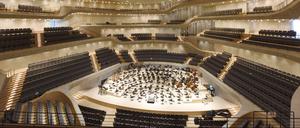 Gewöhnungsbedürftig. Der große Saal der Elbphilharmonie.