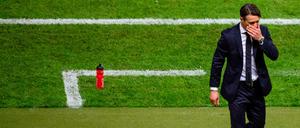 Und Abgang. Niko Kovac kann sich endlich einen neuen Klub suchen.