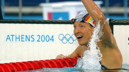 Siegerinnenfaust: Bei den Olympischen Spielen 2004 in Athen holte Antje Buschschulte Bronze über 200 Meter Rücken.