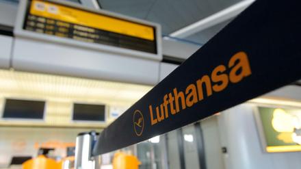 Lufthansa-Passagiere müssen am Donnerstag wegen des geplanten Streiks auch am Flughafen Tegel mit Ausfällen rechnen.
