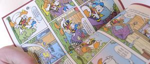 Inzwischn auch als eComic erhältlich: Das Lustige Taschenbuch, hier eine Doppelseite aus dem Band 300.