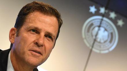 Oliver Bierhoff will den Ball künftig ein bisschen flacher halten.