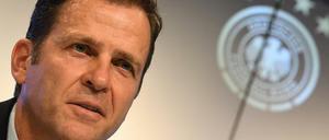 Oliver Bierhoff will den Ball künftig ein bisschen flacher halten.