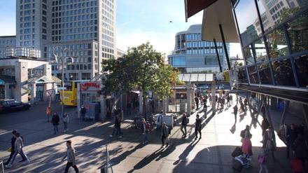 Der Hardenbergplatz in Charlottenburg am Bahnhof Zoo.