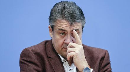 Sigmar Gabriel hält den Beamten des Verteidigungsministeriums vor, mit dem Nationalen Sicherheitsrat am Außenamt entmachten zu wollen.