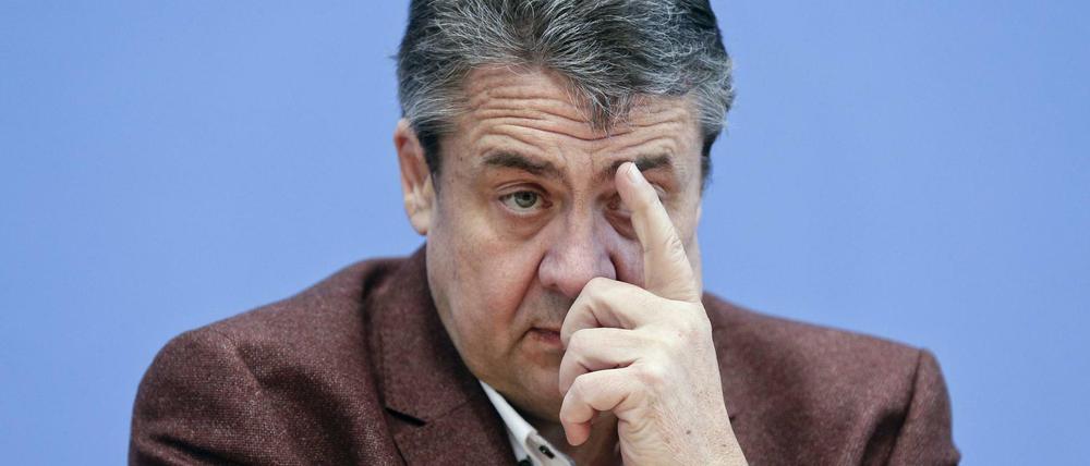 Sigmar Gabriel hält den Beamten des Verteidigungsministeriums vor, mit dem Nationalen Sicherheitsrat am Außenamt entmachten zu wollen.