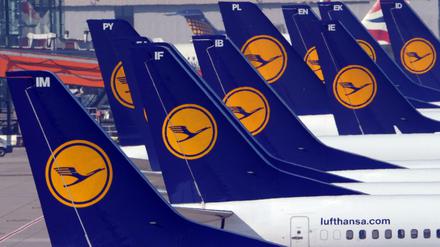 Flugzeuge der Lufthansa auf dem Flughafen Düsseldorf (Archiv).