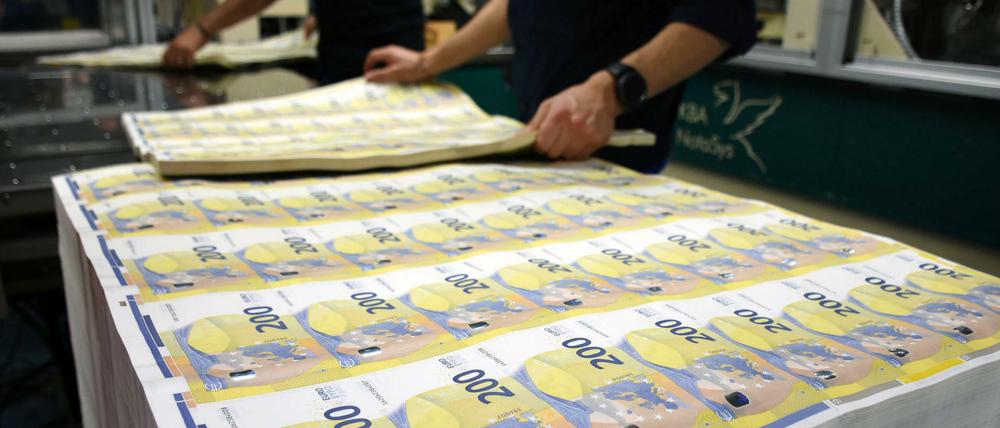 Erstmals in fünf Jahren schrumpft das Gesamtvermögen der Milliardäre rund um den Globus.