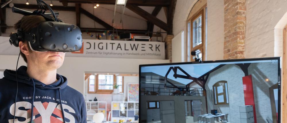 Mit Virtual-Reality-Brillen können Handwerksbetriebe Räume zeigen, die es noch gar nicht gibt.