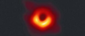 Nach dem Bild vom Schwarzen Loch der Galaxie M87 soll nun gleich mehrere Bilder, vielleicht sogar ein kurzer Film, vom Supermassiven Schwarzen Loch im Zentrum der Milchstraße folgen. 