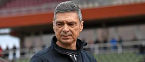 Karsten Heine könnte inzwischen auch als Double von Arsene Wenger durchgehen. Mit Altglienicke führt derzeit die Regionalliga Nordost an.